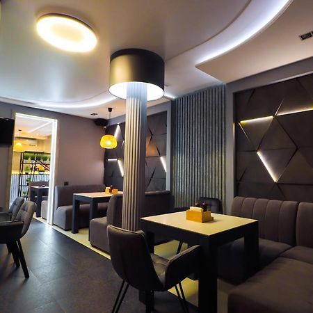 Altin Palace Comrat Zewnętrze zdjęcie